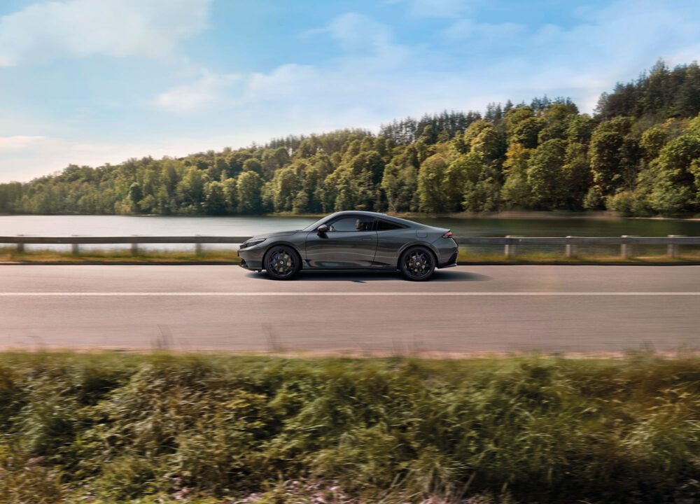 zijaanzicht van de honda prelude